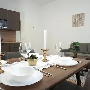 Viva La Apartment